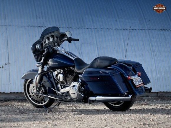 2012 Harley Davidson Touring Street Glide 588x441