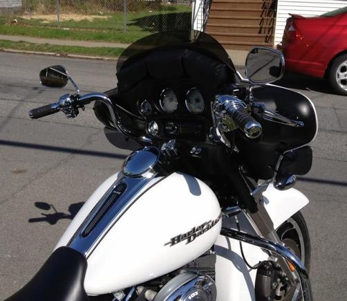 Santee 11" mini-apes installed, along with chrome switch housing and caps. Just waiting on the chrome lever mounts...