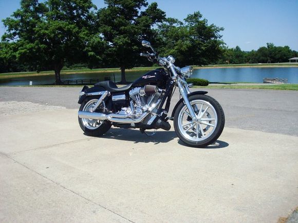 08 Super Glide