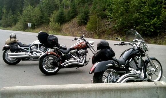 I know some of you will be giggling at the Victory, but man I could not keep up to it, or the V-rod obviously...not even close.  That was brutal I must say.
