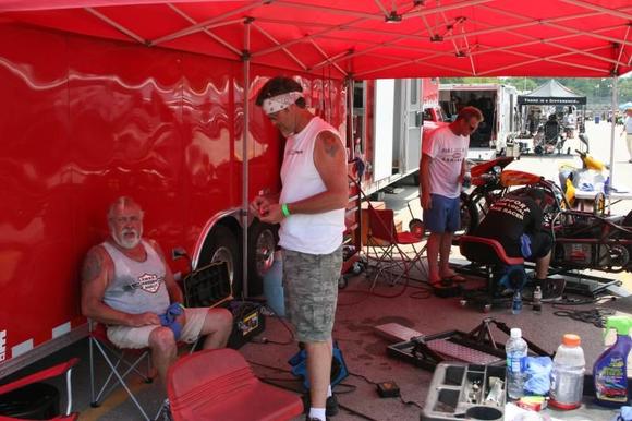 027
L-R... Snoot Long, Jeff Talley, (Pilot) Robert "Ziggy" Stewart
 &amp; Frankie_____???