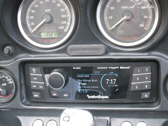 Notice I have 1894 MP3 files on a Samsung MUF-32AB/AM FIT Plus 32GB - 200MB/s USB 3.1 Flash Drive