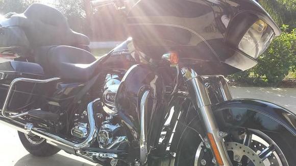 None of the colors really grabbed me, the normal Blue was pretty cool, but none in stock so I opted for my all time two favorite Harley colors "Black and Chrome"