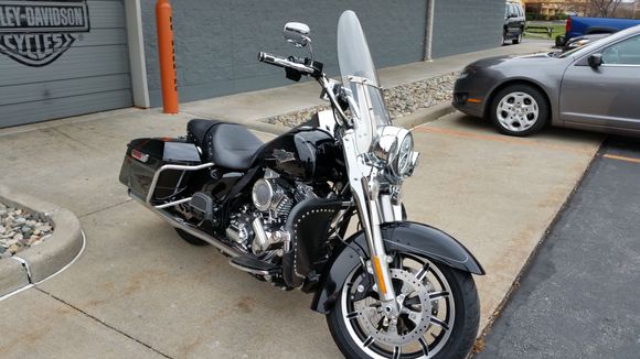 14 RK,  streetglide fenders and lights, a/c, rineharts, heated grips, fangs.