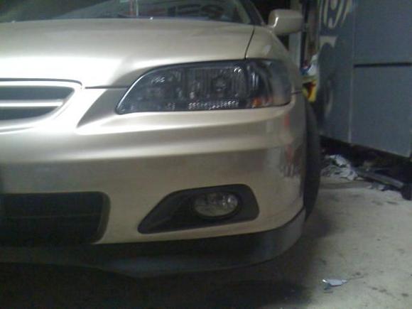Blackhousing, fogs &amp; lip.