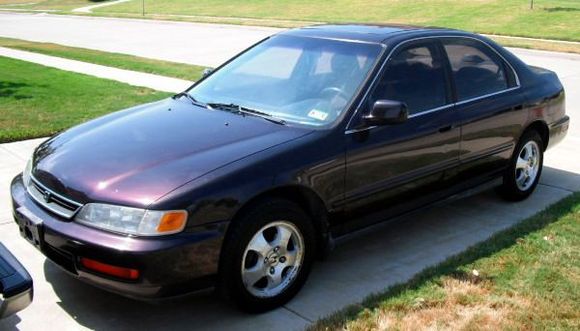 1997 Honda Accord SE w/ 2.2L 4cylinder NON-vtech