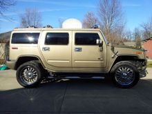 Garage - LUXURY HUMMER H2