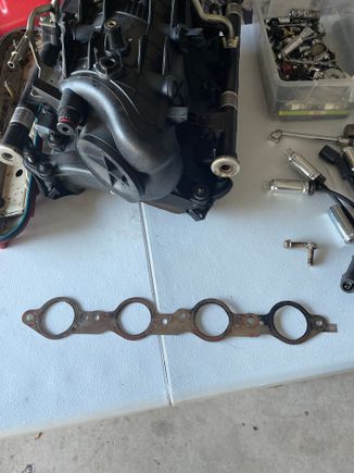 Also noticed that the exhaust gasket, cylinder 7 might had a leak. The last bolt wasn’t as tight as the others maybe that was the cause. 