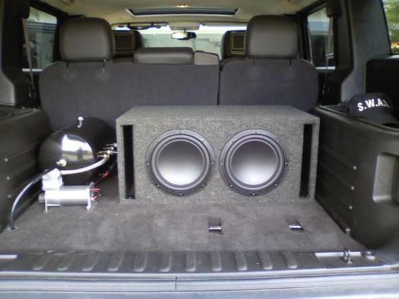 (2) JL Audio W3 10" Subwoofers and 5.0 gallon air tank and 150psi compressor for train horns.