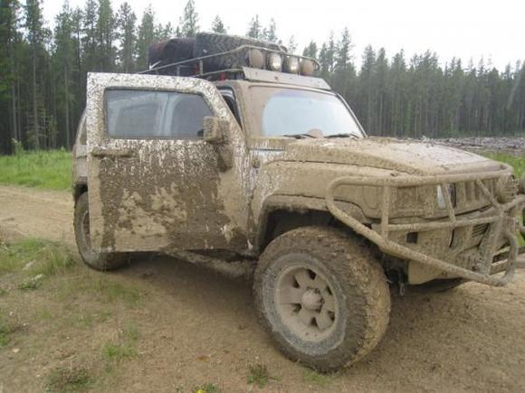 SnowiE LOVES to get DIRRRRRTY!!!