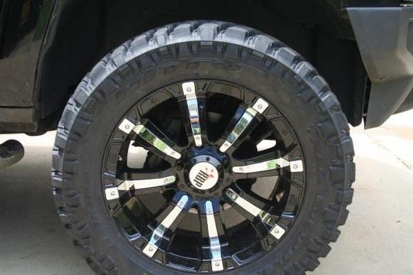 RBP 94R 20x9.  Nitto trail grappler 295/55r20