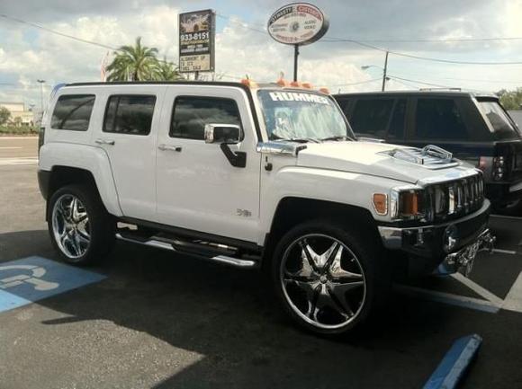 24" Akuza big papi wheels H3 includes magna flow exhaust with duals and dual tips, K&amp;N filter and custom programmed, full chrome and billet
