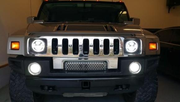 Blinking halo's for hazard lights and turn signals. White/orange.