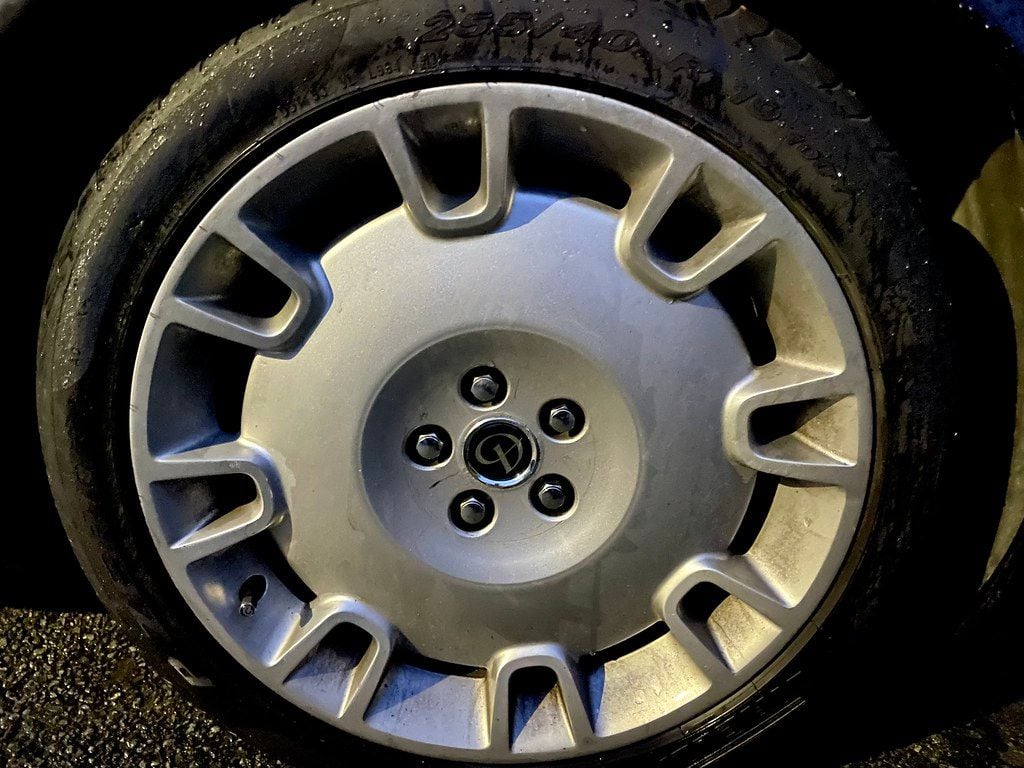 Daimler x358 Vela wheels hubcaps for free! - Jaguar Forums