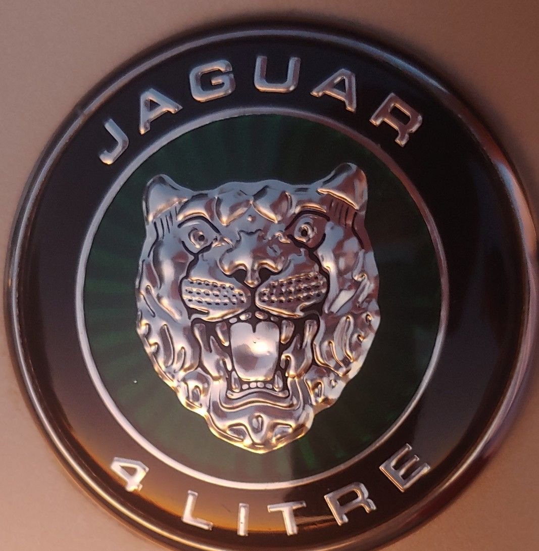 1999 Jaguar XK8 - 1999 Jaguar XK8 Coupe - Used - VIN SAJGX5049XC033129 - 110,000 Miles - 8 cyl - 2WD - Coupe - Beige - Seattle, WA 98117, United States
