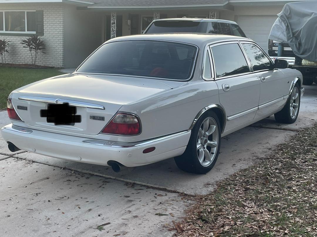 2001 Jaguar XJ8 - 2001 XJ8 LWB X308 w/XJR Wheels 100K miles - Used - VIN SAJDA23C81LF27448 - 100,000 Miles - 8 cyl - 2WD - Automatic - Sedan - White - Clearwater, FL 33764, United States