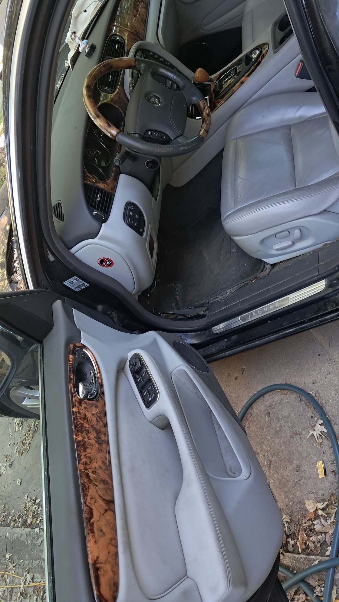 2004 Jaguar XJ8 - 2004 JAGUAR XJ8 - needs repair or good parts car - Used - VIN SAJEA71C94SG09252 - 129,000 Miles - 8 cyl - 2WD - Automatic - Sedan - Black - Kappa, IL 61738, United States
