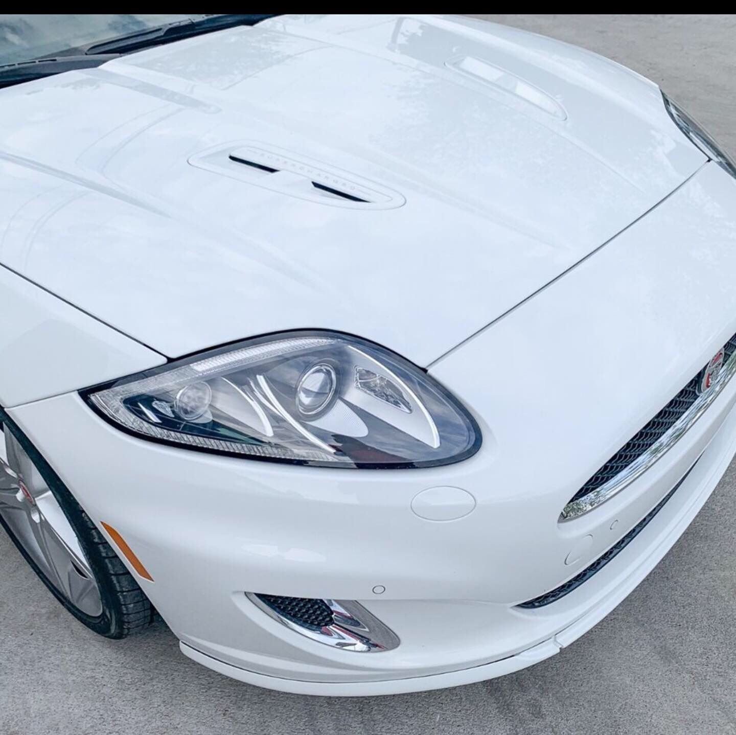 2014 Jaguar XKR - 2014 XKR in Excellent condition - Used - VIN SAJWA4DC9EMB53810 - 19,560 Miles - 8 cyl - 2WD - Automatic - Coupe - White - Cedar Park, TX 78613, United States