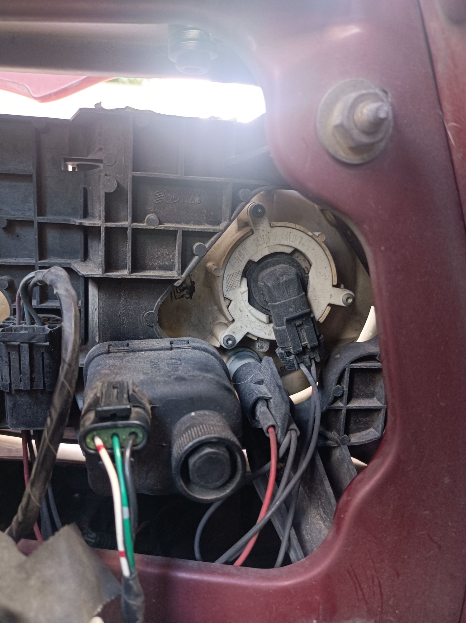 I cant see any other adjustment for the Dimmer side (which is the outer headlamp)