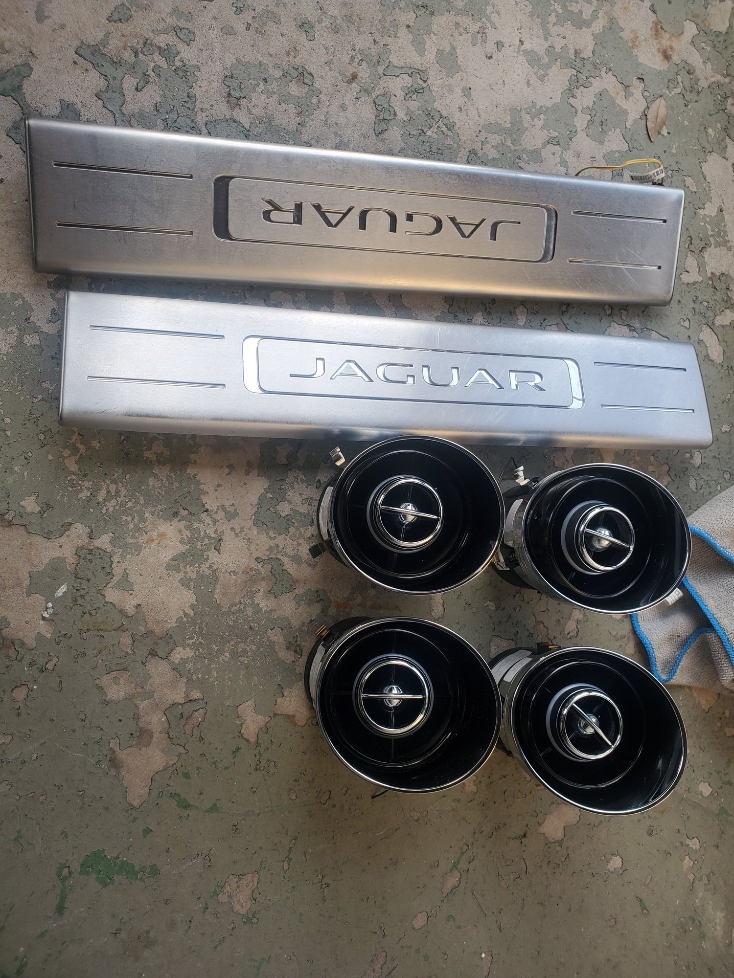 Miscellaneous - X351 Illuminated VENTS AND SILLS - Used - 2011 to 2019 Jaguar XJ - Orlando, FL 32802, United States