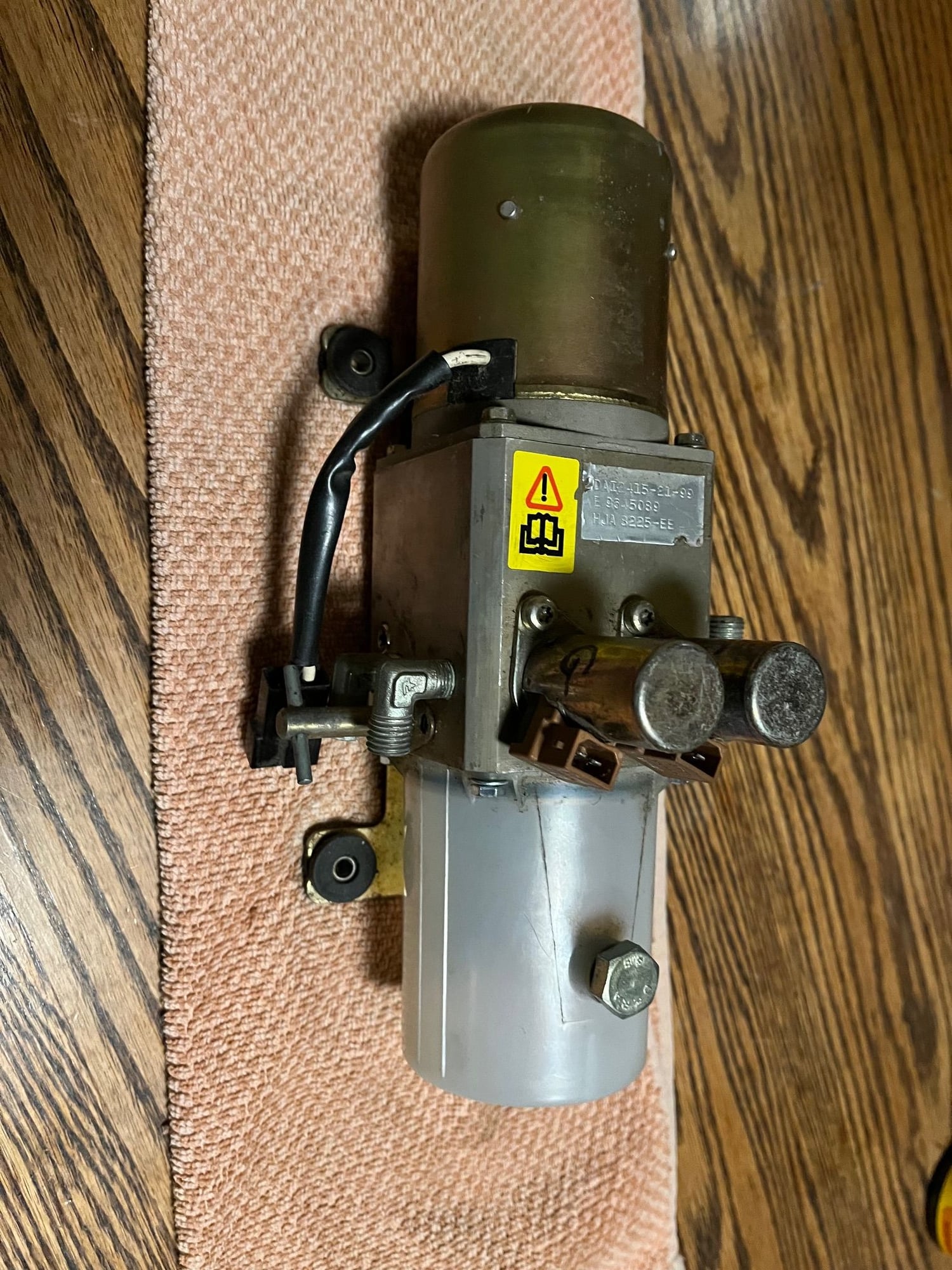 Miscellaneous - XK8 / XKR Convertible Top Pump - Used - -1 to 2025  All Models - Long Valley, NJ 07853, United States