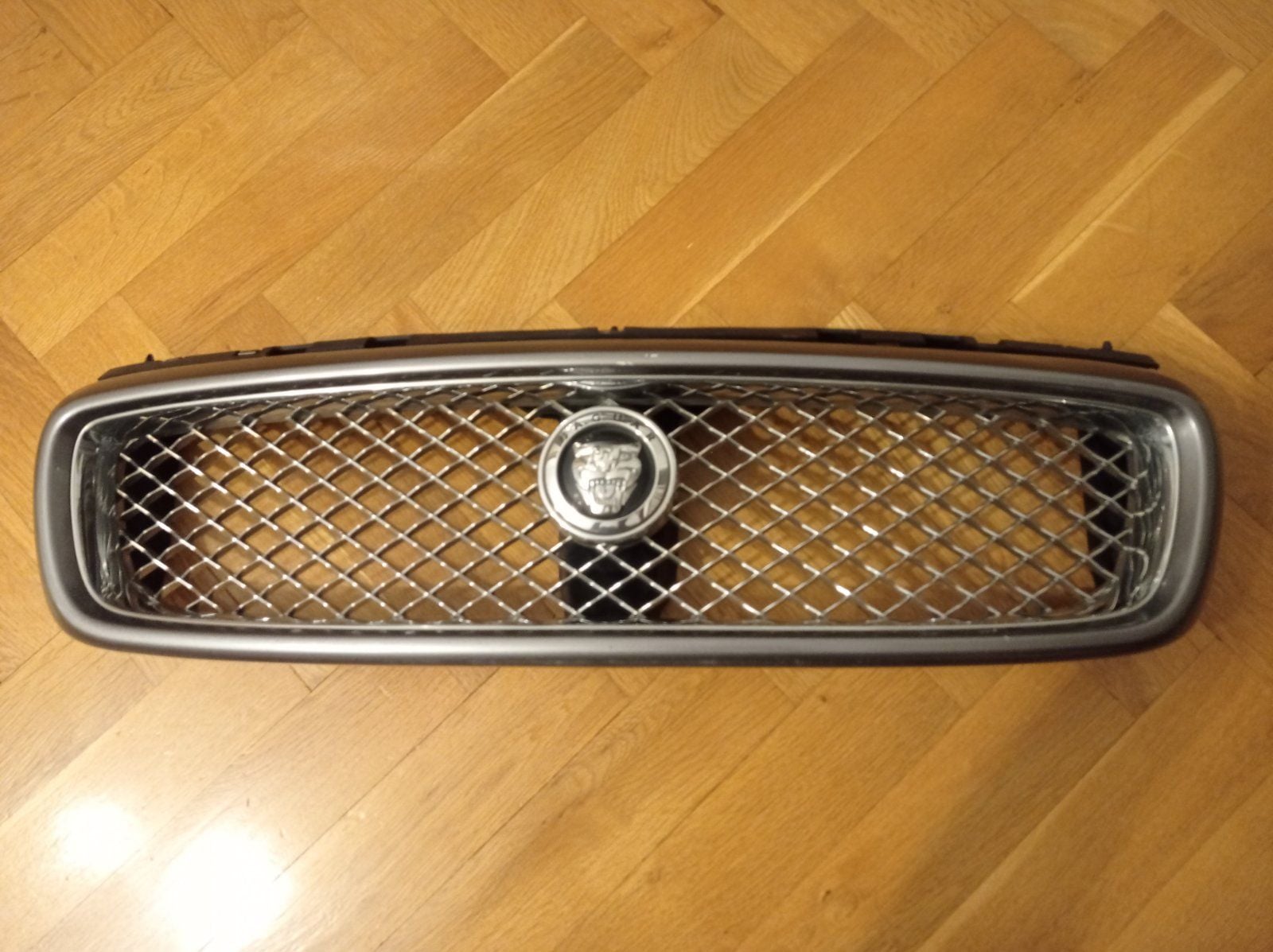 Exterior Body Parts - Jaguar X-type facelift grill - Used - 2001 to 2009 Jaguar X-Type - Bad Iburg, Germany