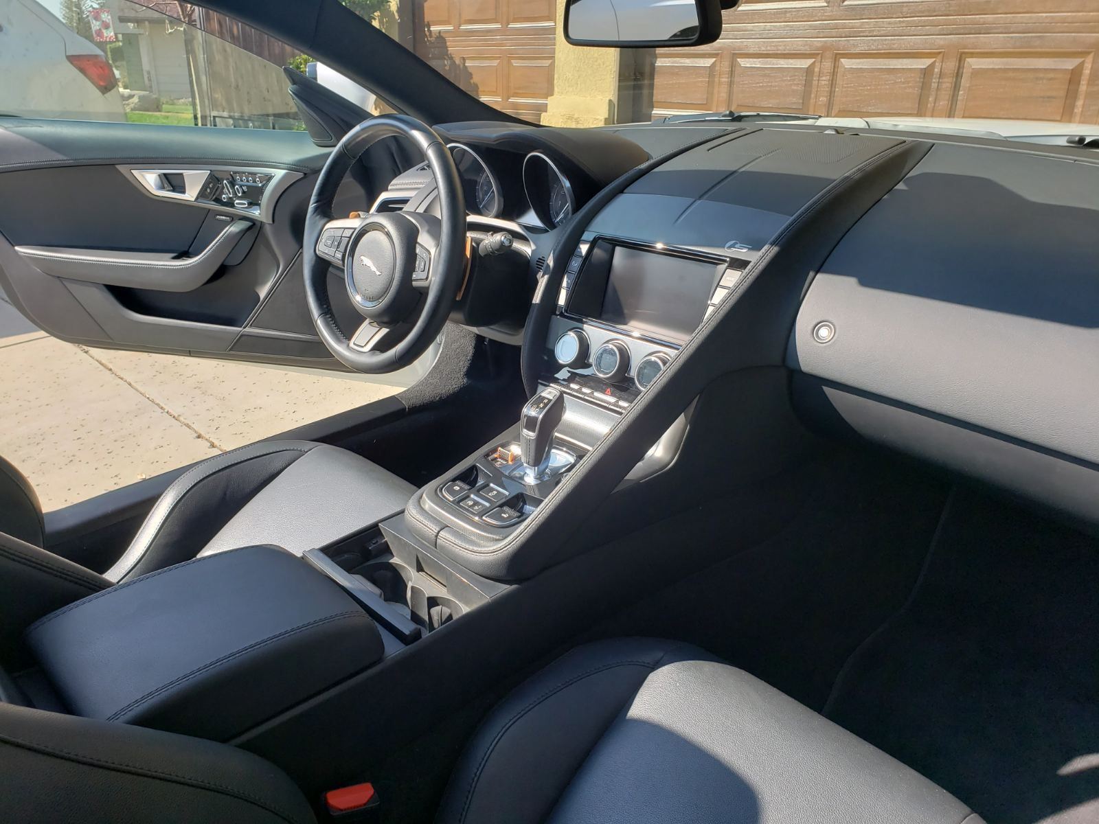 2014 Jaguar F-Type - 2014 Jaguar V8S - Used - VIN SAJWA6GL1EMK07752 - 56,300 Miles - 8 cyl - 2WD - Automatic - Convertible - White - Fresno, CA 93711, United States