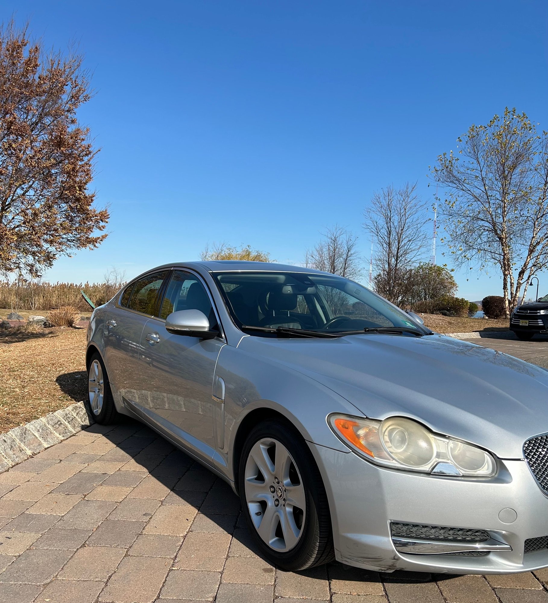 2010 Jaguar XF - Driven 5700 miles per year, Original Owner - Used - VIN SAJWAOFA9AHR68013 - 80,600 Miles - 8 cyl - 2WD - Automatic - Sedan - Silver - Secaucus-Hudson County, NJ 07094, United States