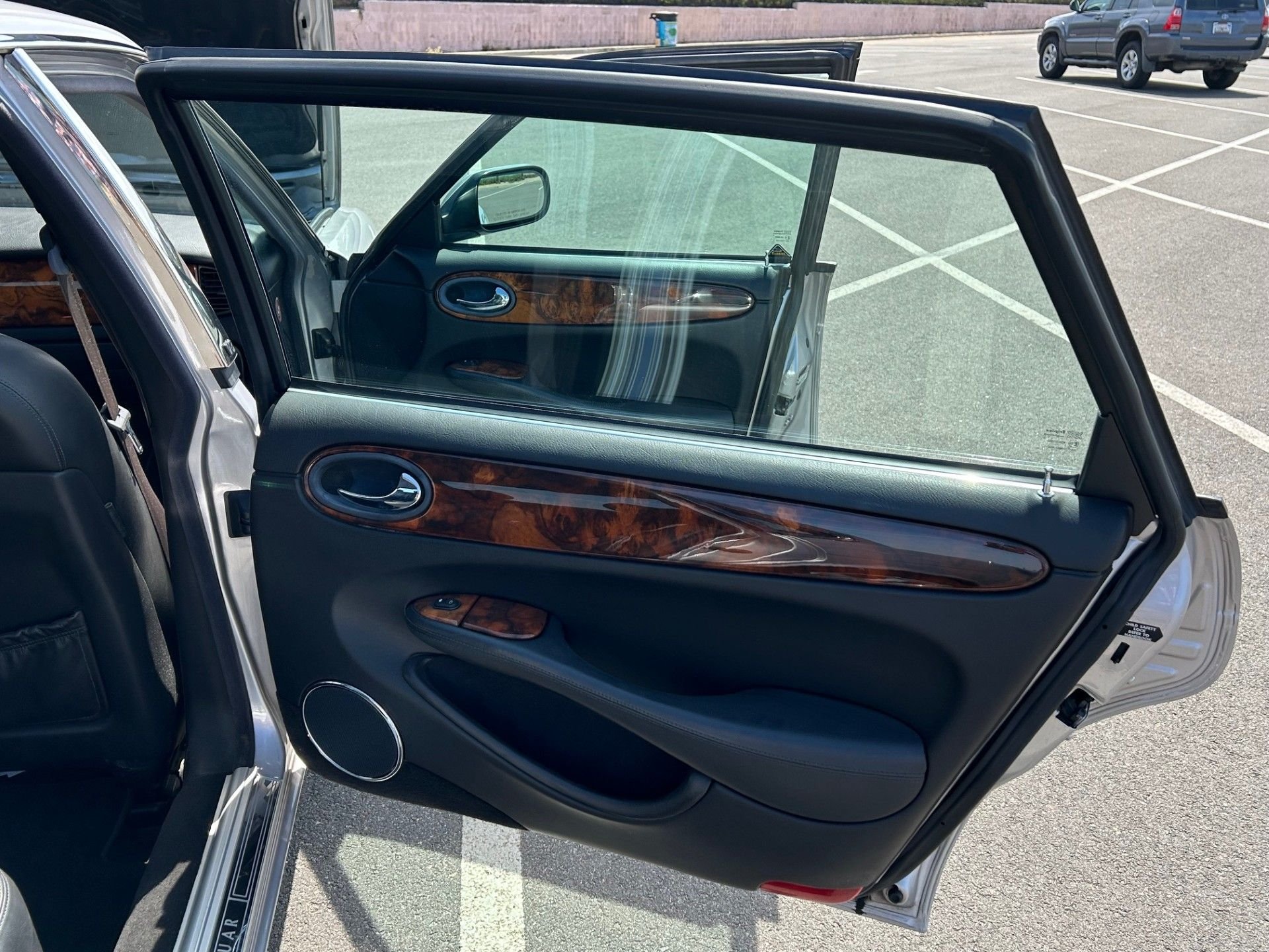 2000 Jaguar XJ8 - Amazing 2000 Jaguar XJ8 L Sport Silver Sedan w/ 111K Miles pure So. California Car - Used - VIN SAJDA23C4YLF06834 - 111,000 Miles - 8 cyl - 2WD - Automatic - Sedan - Silver - Redondo Beach, CA 90277, United States