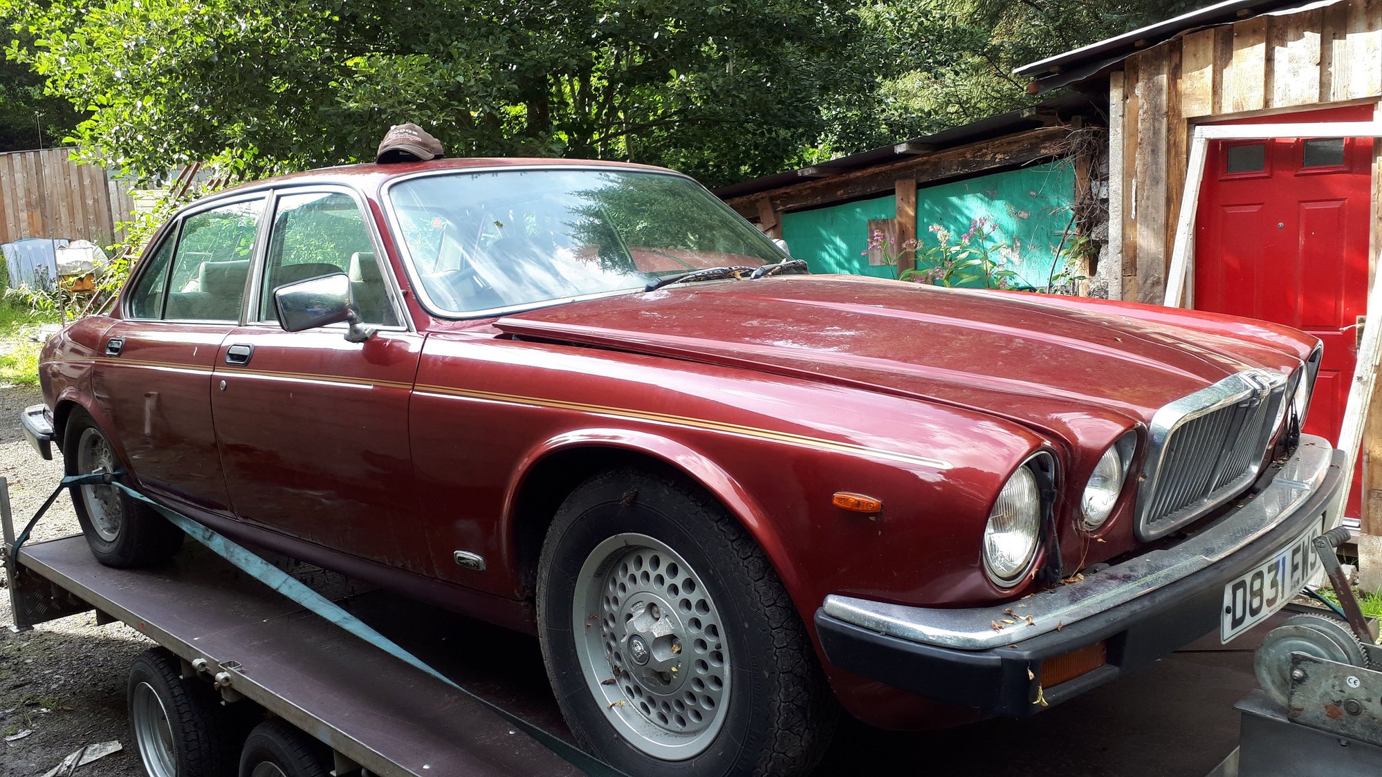 1986 Jaguar XJ12 - 1986 Jaguar XJ12 Series III Project - Used - VIN SAJJDALW3CC458524 - 106,000 Miles - 12 cyl - 2WD - Automatic - Sedan - Red - Andover SP10, United Kingdom