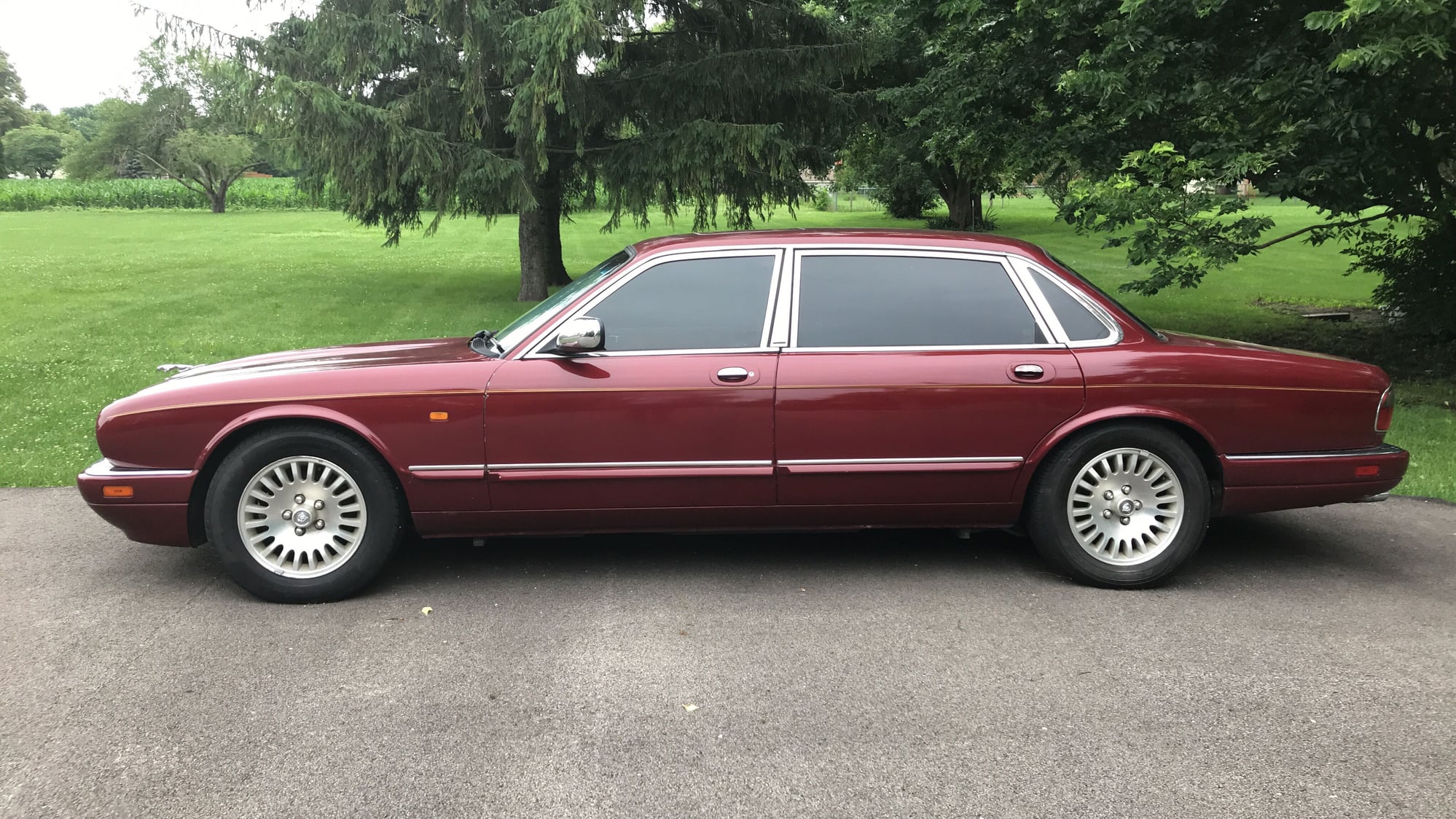 1997 Jaguar Vanden Plas - A good project car or for parts - Used - VIN SAJKX6247VC802186 - 232,000 Miles - 6 cyl - 2WD - Automatic - Sedan - Red - St. Joseph, IL 61873, United States