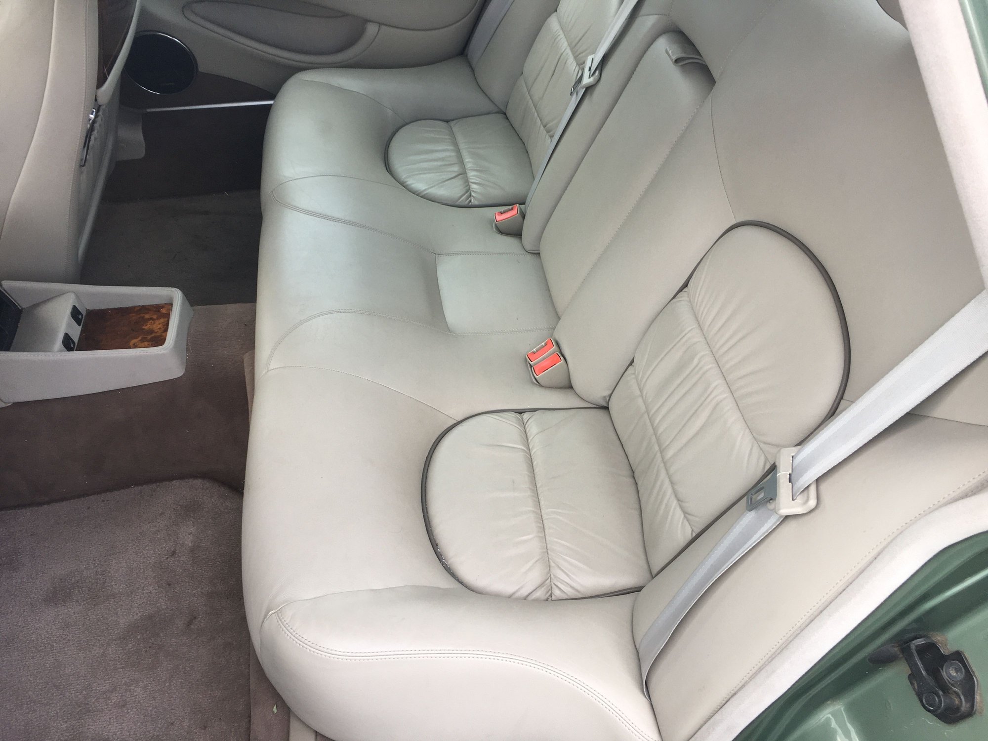 2000 Jaguar Vanden Plas - 2000 Vandam Plas - Used - VIN SAJDA24C2YLF17944 - 96,099 Miles - 8 cyl - 2WD - Automatic - Sedan - Other - Smithfield, RI 02917, United States