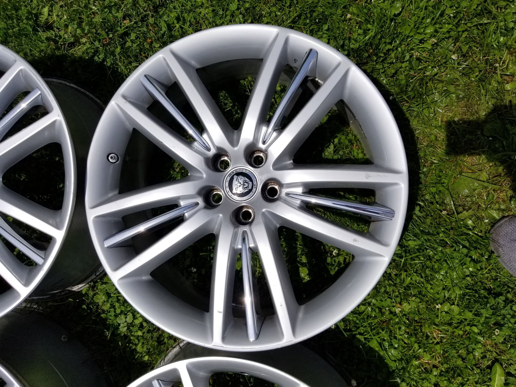 Wheels and Tires/Axles - 20x9.5 rear/20x8.5 front wheels from 2010+ XF Supercharged - Used - 2009 to 2019 Jaguar XF - Lansing, MI 48917, United States