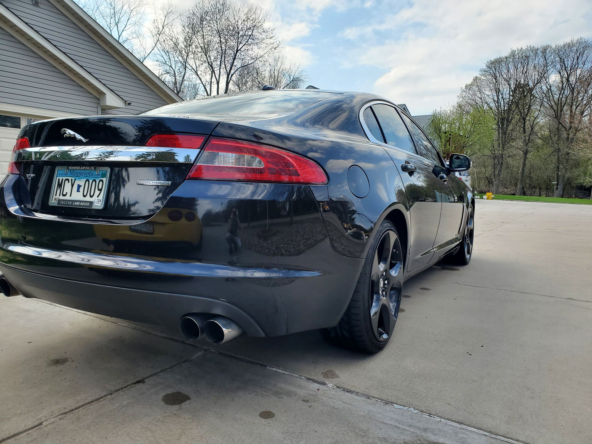 2009 Jaguar XF - 2009 Jaguar XF Supercharged - Used - VIN SAJWA07C391R10483 - 95,000 Miles - 8 cyl - 2WD - Automatic - Sedan - Black - Champlin, MN 55316, United States