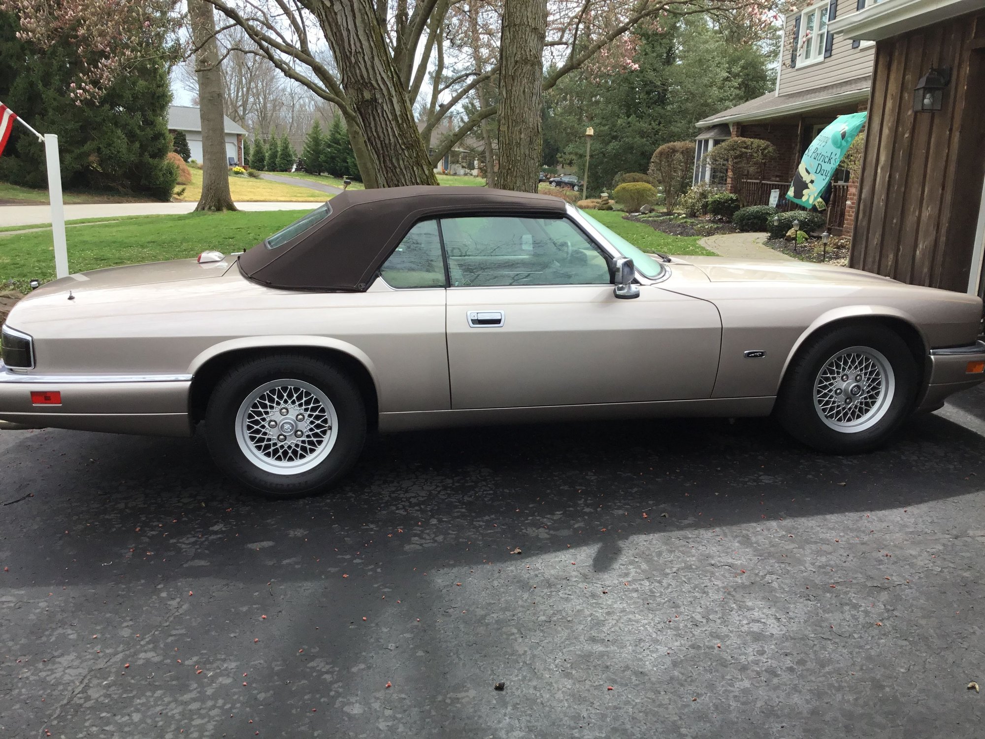 1994 Jaguar XJS - FS---1994 XJS 2+2 convertible - Used - VIN Sajnx2747rc189216 - 118,000 Miles - 6 cyl - 2WD - Automatic - Convertible - Beige - Norristown, PA 19403, United States