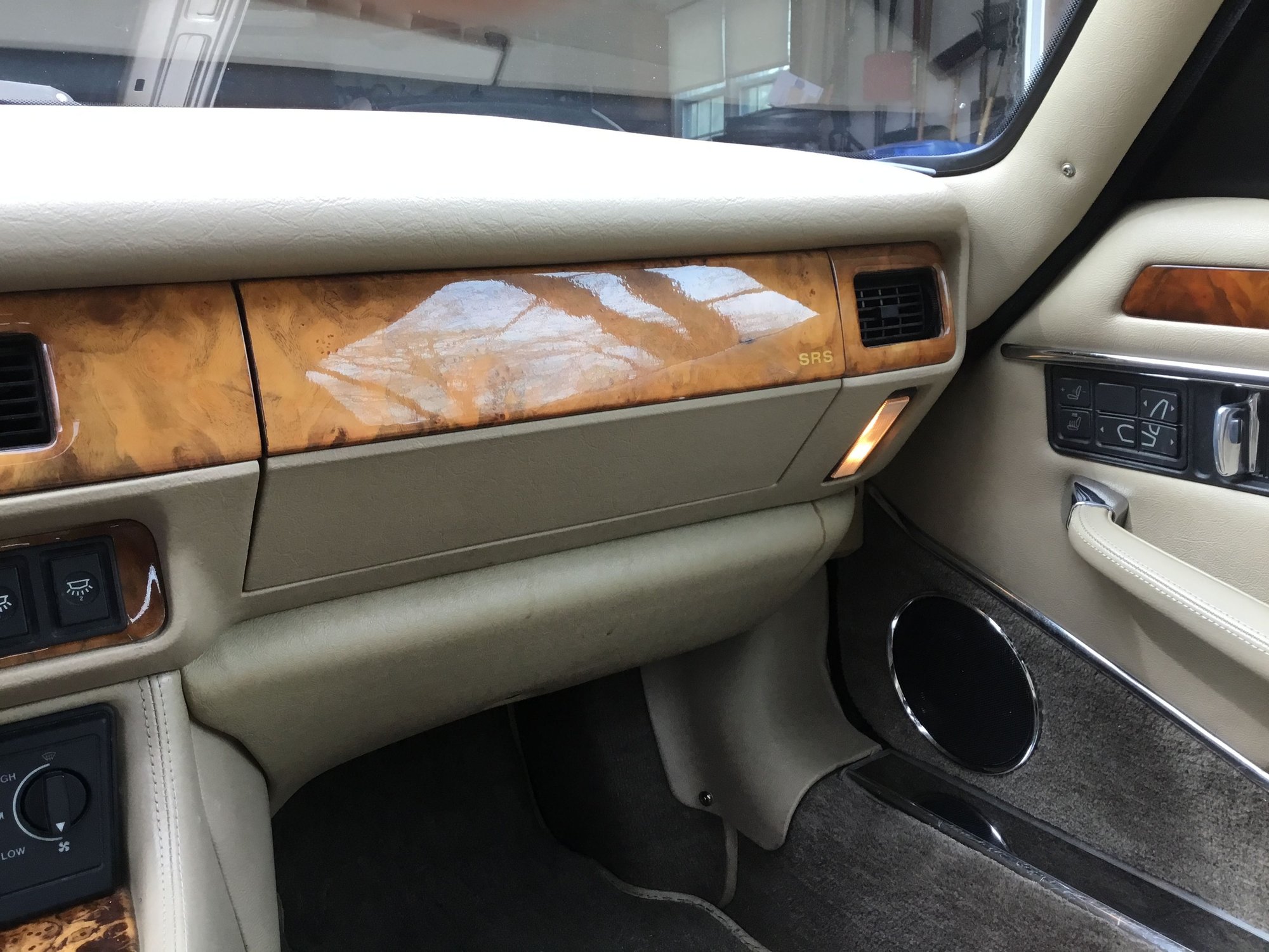 1994 Jaguar XJS - FS---1994 XJS 2+2 convertible - Used - VIN Sajnx2747rc189216 - 118,000 Miles - 6 cyl - 2WD - Automatic - Convertible - Beige - Norristown, PA 19403, United States