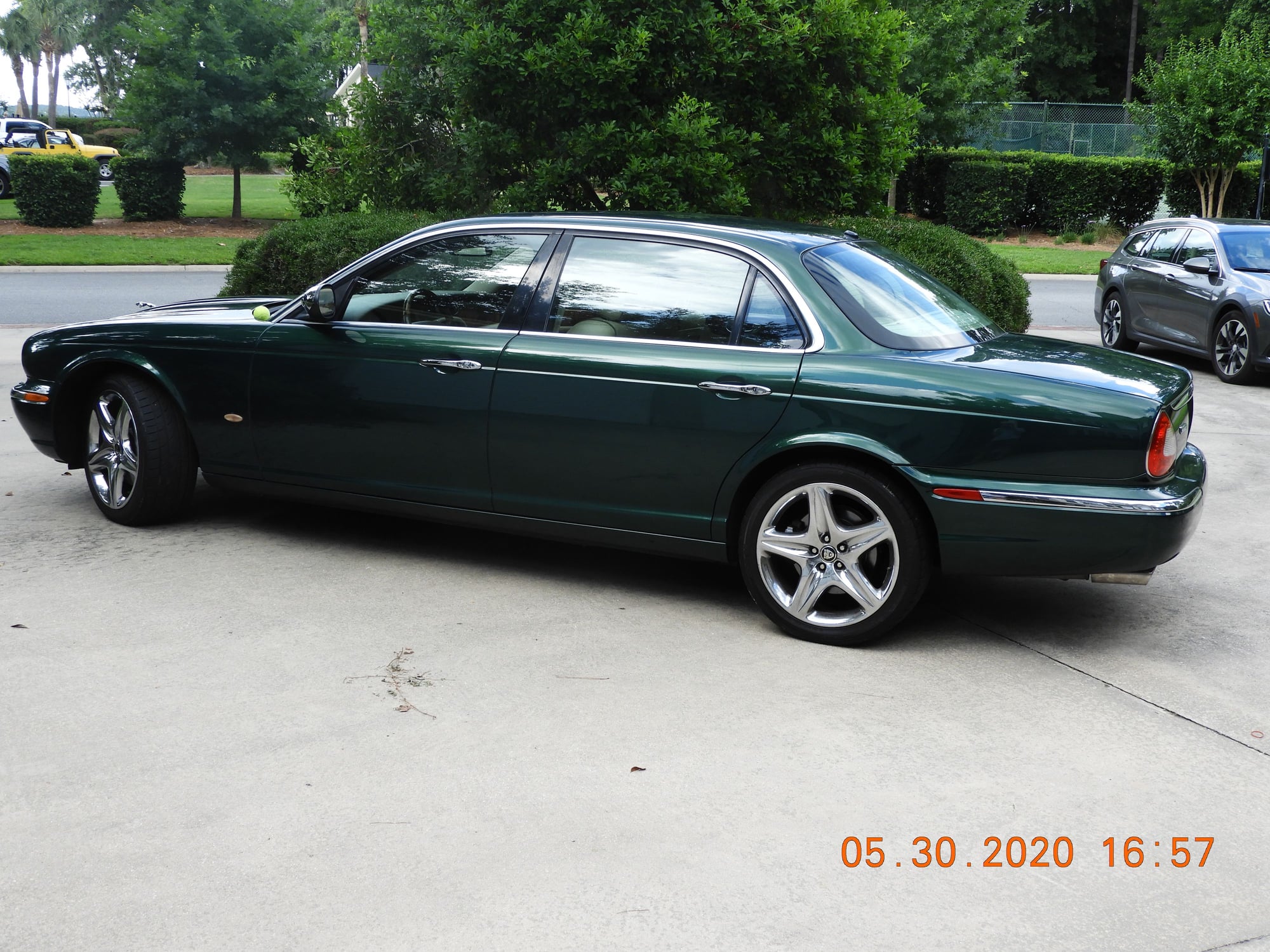 2006 Jaguar Vanden Plas - XJ* VDP Green 57K miles $9500 - Used - VIN SAJWA82B16SH08165 - 57,400 Miles - 8 cyl - 2WD - Automatic - Sedan - Other - Savannah, GA 31410, United States