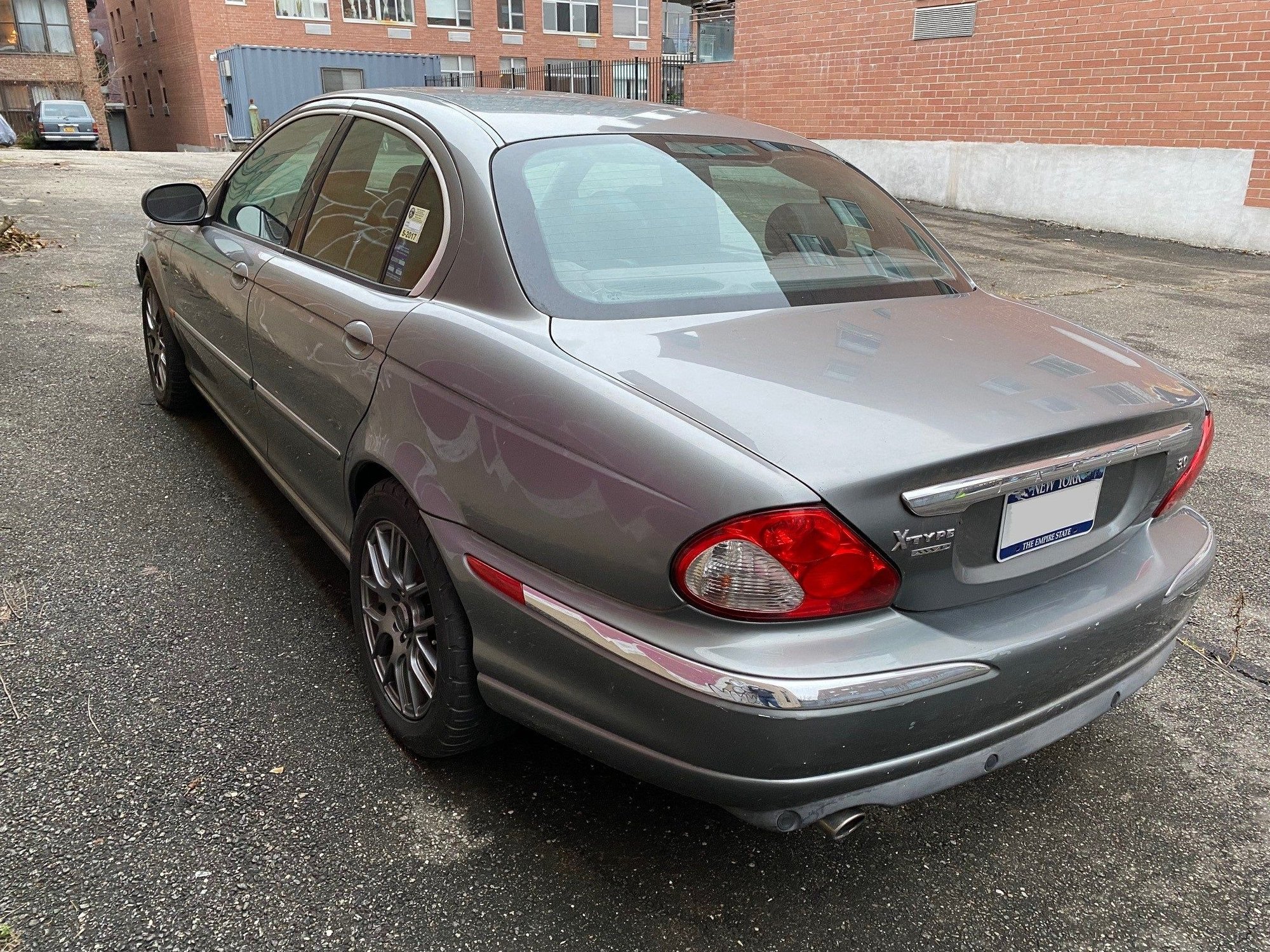2004 Jaguar X-Type - Jaguar X-Type 3.0 AWD 2004 - Needs Work - $2,500 NYC - Used - VIN SAJEA51C74WD86948 - 92,000 Miles - 6 cyl - 4WD - Automatic - Sedan - Gray - New York, NY 11249, United States