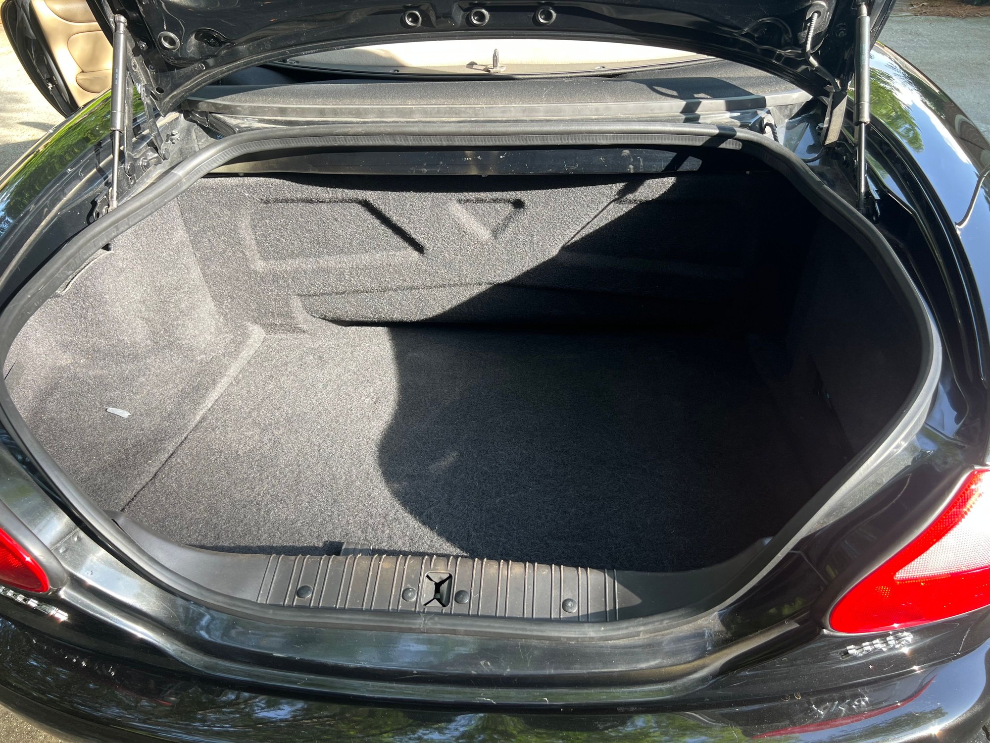 1999 Jaguar XK8 - Jaguar 1999 XK8 for sale - Used - VIN SAJGX2041XC040834 - 63,048 Miles - 8 cyl - 2WD - Automatic - Coupe - Black - Oakwood, GA 30566, United States