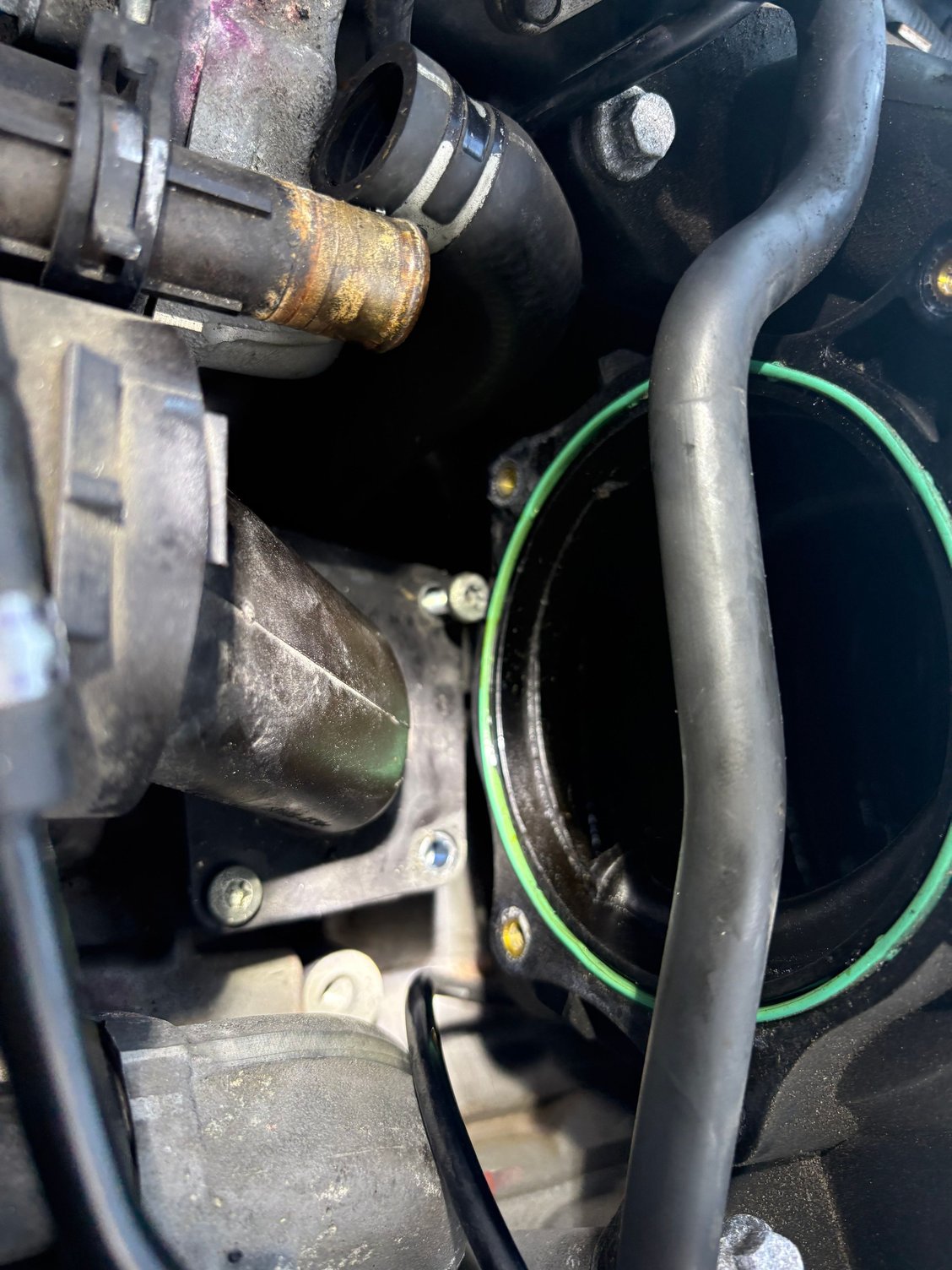 Need to remove front cover off of intake manifold to access T30 bolts. Very easy.