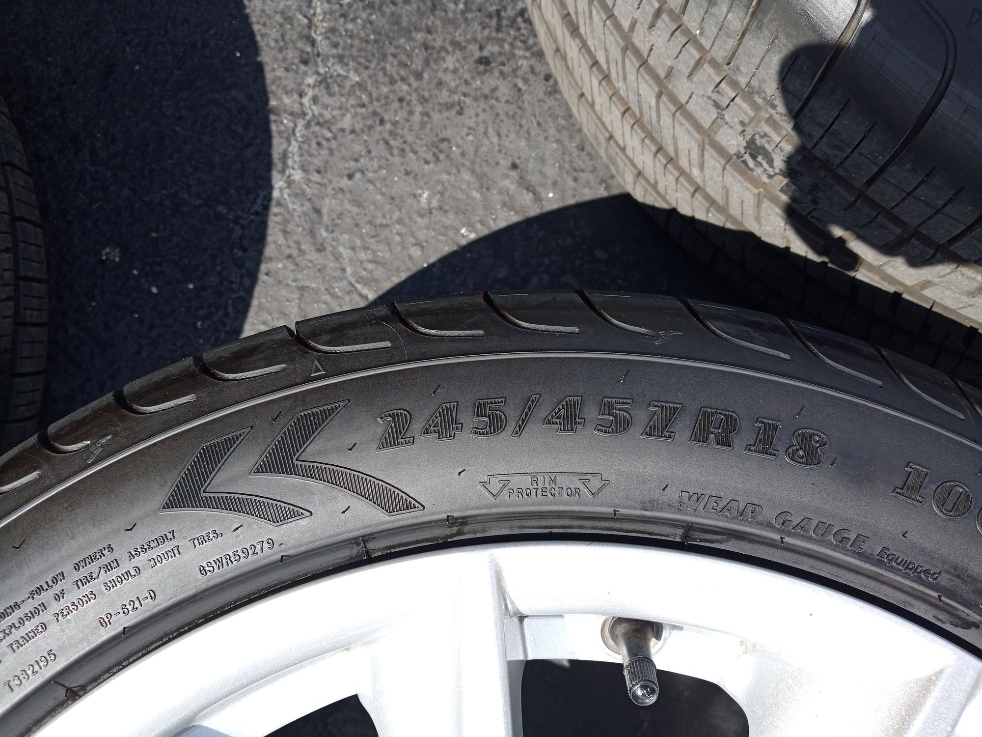 Wheels and Tires/Axles - Jaguar Factory F-Type Vela 10 spoke 18" OEM Staggered Wheels Rim Tires - Used - 2013 to 2021 Jaguar F-Type - 2010 to 2021 Jaguar All Models - Delray Beach, FL 33445, United States