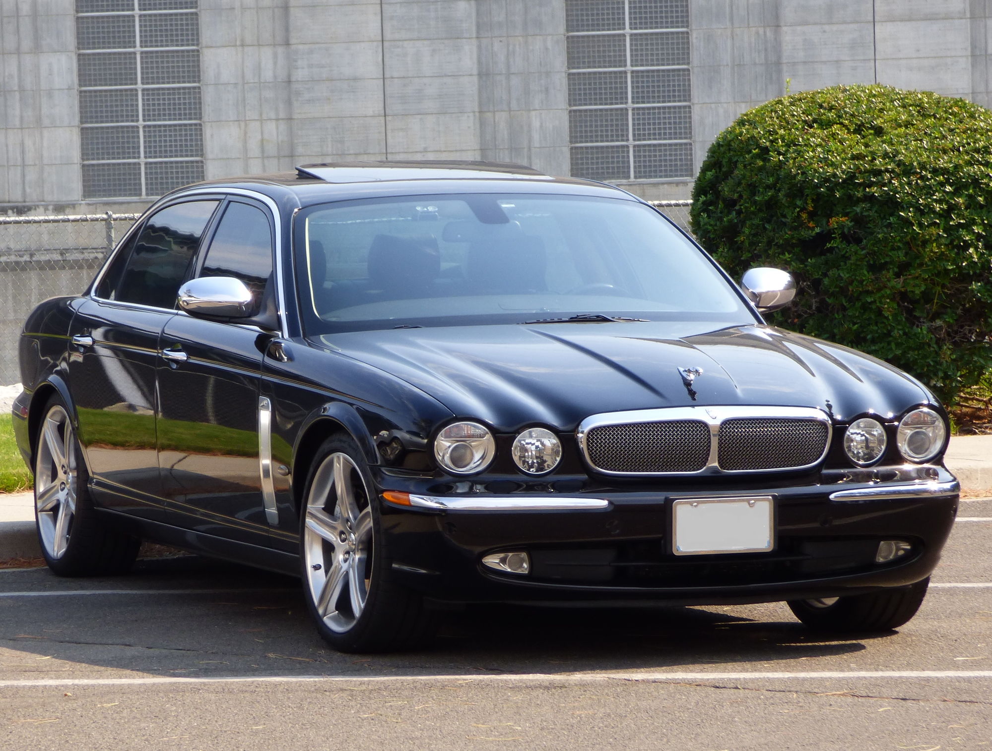 Jaguar XJ White