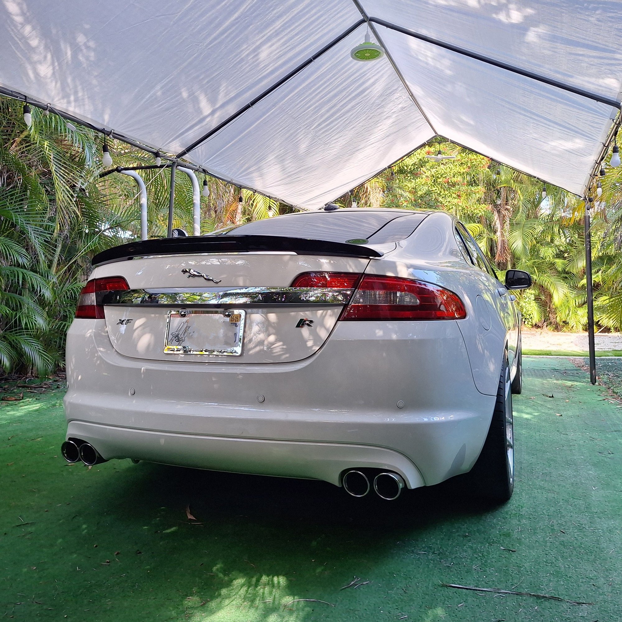2010 Jaguar XFR - Jaguar xfr supercharged - Used - VIN SAJXAOJC6MR50962 - 96,000 Miles - 8 cyl - 2WD - Automatic - Sedan - White - Fort Lauderdale, FL 33304, United States