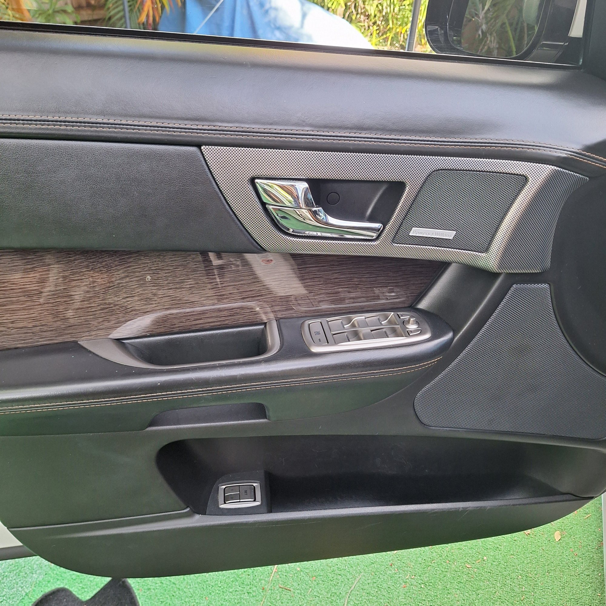 2010 Jaguar XFR - Jaguar xfr supercharged - Used - VIN SAJXAOJC6MR50962 - 96,000 Miles - 8 cyl - 2WD - Automatic - Sedan - White - Fort Lauderdale, FL 33304, United States