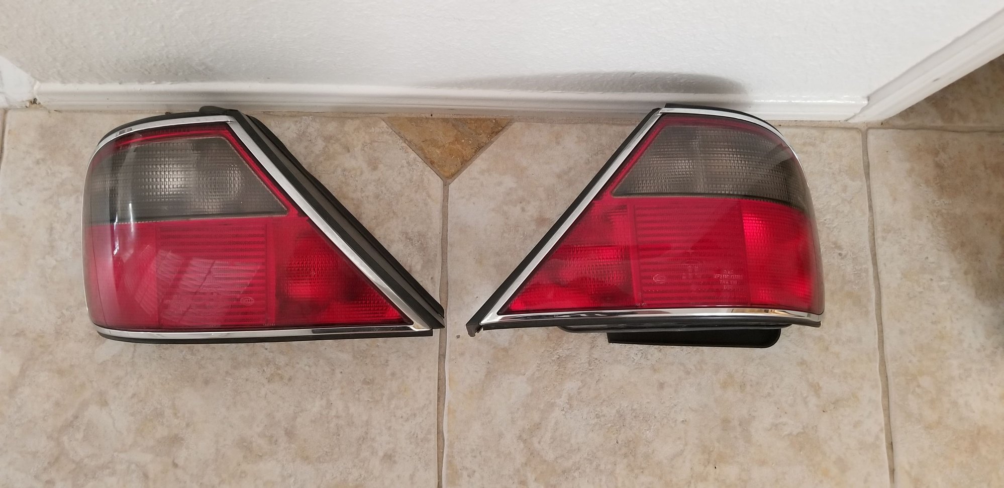 Exterior Body Parts - XJ6/8 tail lights set - Used - 1995 to 1997 Jaguar XJ6 - 1997 to 2003 Jaguar XJR - 1998 to 2003 Jaguar XJ8 - San Diego, CA 92121, United States