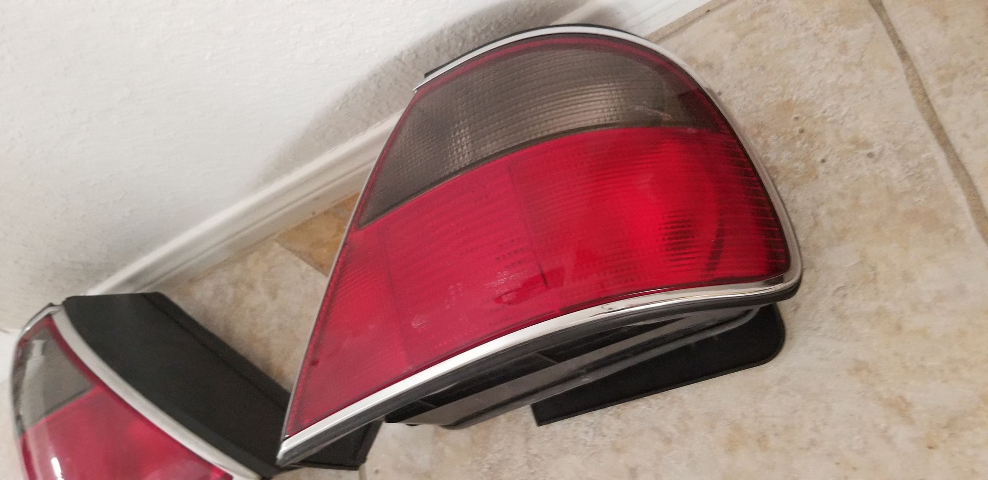 Exterior Body Parts - XJ6/8 tail lights set - Used - 1995 to 1997 Jaguar XJ6 - 1997 to 2003 Jaguar XJR - 1998 to 2003 Jaguar XJ8 - San Diego, CA 92121, United States