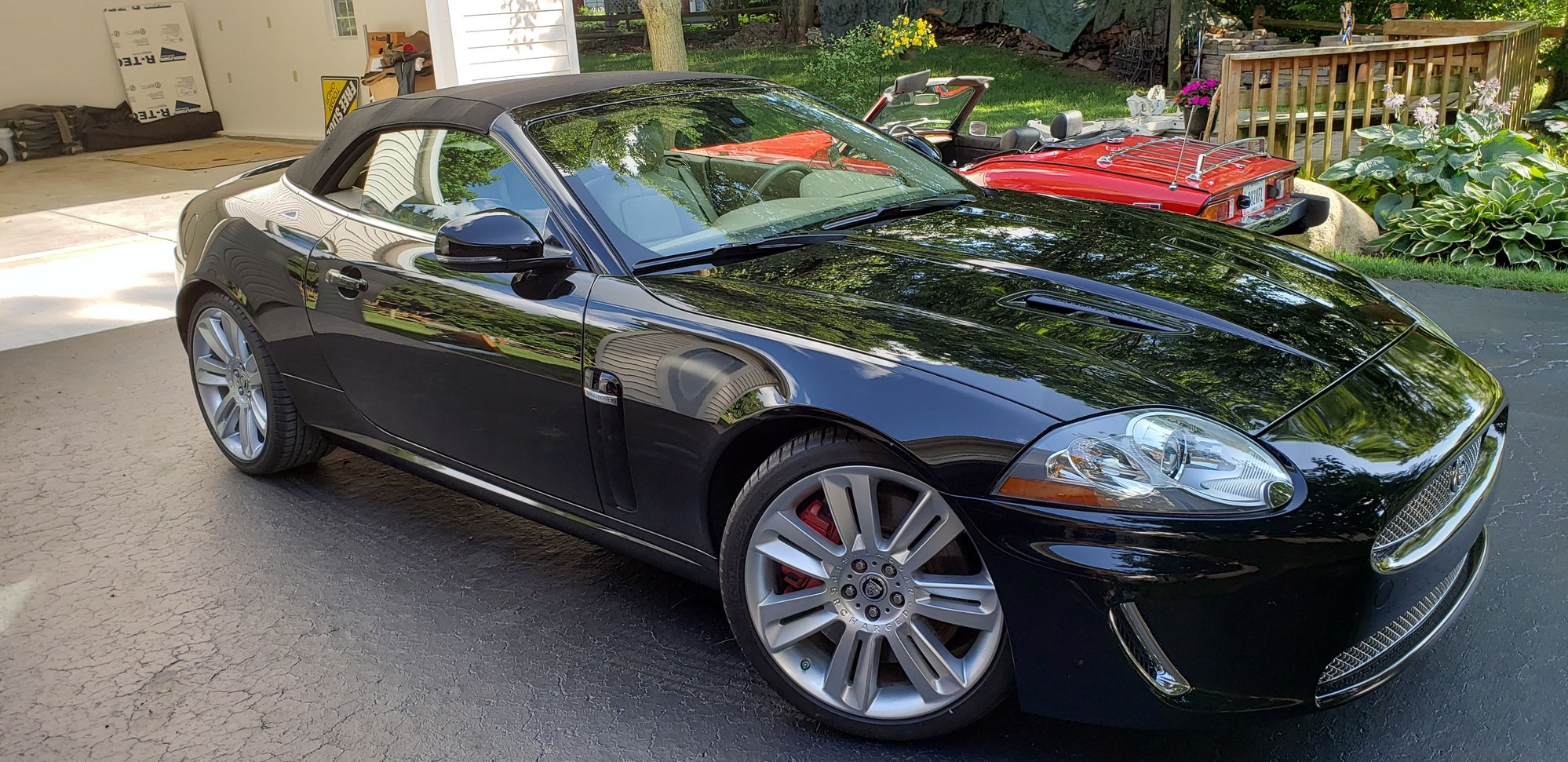 2011 Jaguar XKR - 2011 jag xkr - Used - VIN SAJWA4EC1BMB4253 - 22,600 Miles - 8 cyl - 2WD - Automatic - Convertible - Black - Dublin, OH 43017, United States