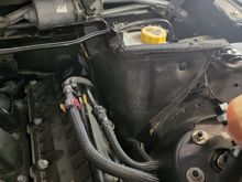 Possible to remove this panel covering the brake fluid? It's blocking cylinder 8 access. I've remove 3 bolts, and don't see others. It moves a bit, but impossible to pull out. 