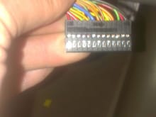 RIGHT SIDE YELLOW CONNECTOR OPEN TO IDENTIFY WIRE'S