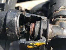 Poor condition sealing surfaceo he plastic connector.